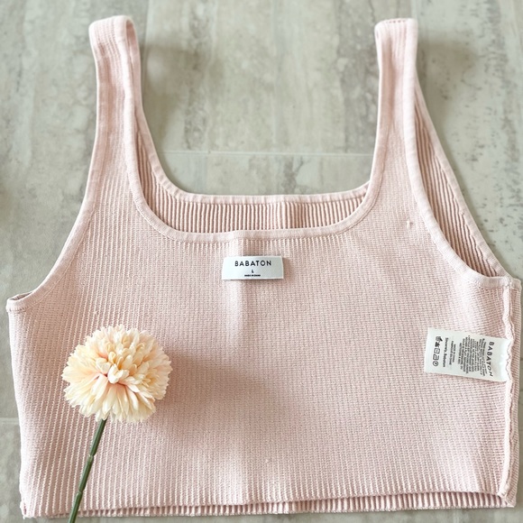 aritzia Babaton
Sculpt Knit Squareneck Cropped Tank - Picture 4 of 7